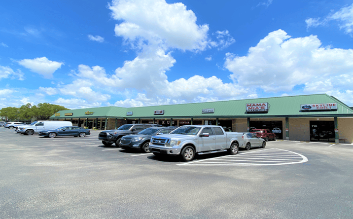 Pictures of Retail, Restaurant property located at 710 9th Street North, Naples, FL 34102 for lease - image #1