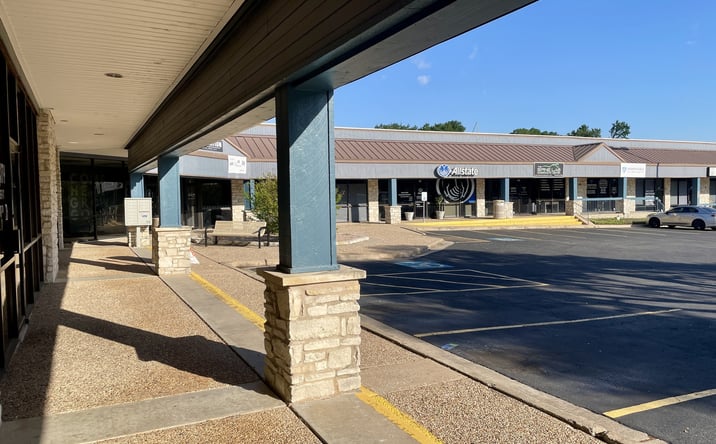 Pictures of Retail property located at 12400 Amherst Drive, Austin, TX 78727 for lease - image #1