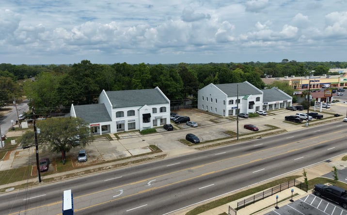 Pictures of Office property located at 2436 Pass Road, Biloxi, MS 39531 for lease - image #1