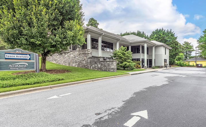Pictures of Office property located at 902 Fleming Street, Hendersonville, NC 28791 for lease - image #1