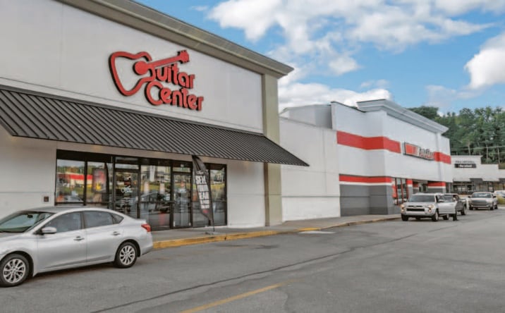 Pictures of Retail property located at 1694-1695 Montgomery Hwy, Hoover, AL 35216 for lease - image #1