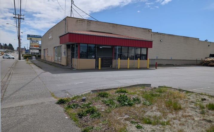 Pictures of Retail, Industrial property located at 1333 Riverside Dr, Mount Vernon, WA 98273 for lease - image #1