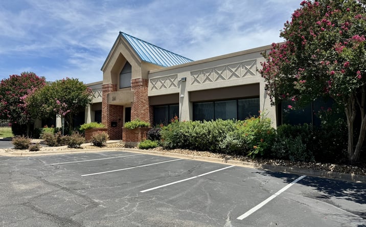 Pictures of Office property located at 4604 South Lamar Boulevard, Austin, TX 78745 for lease - image #1