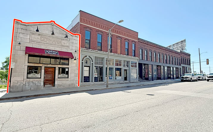 Pictures of Retail, Office, Restaurant property located at 617 East Broadway, Alton, IL 62002 for lease - image #1