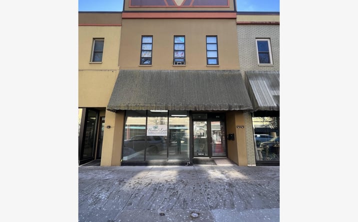 Pictures of Retail, Office property located at 1614 SECOND AVE, ROCK ISLAND, IL 61201 for lease - image #1