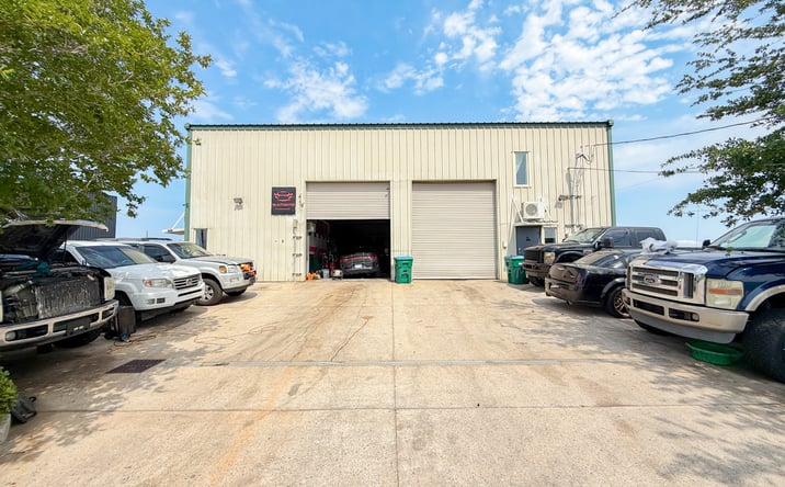 Pictures of Industrial, Office property located at 2114 Greenwood St, Kenner, LA 70062 for lease - image #1