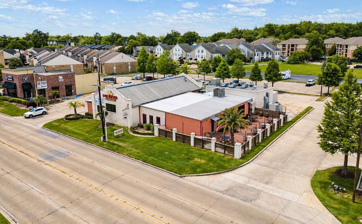 Pictures of Retail, Restaurant property located at 1072 W Lee Drive, Baton Rouge, LA 70820 for lease - image #1