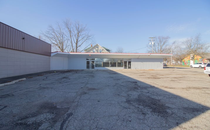 Pictures of Retail property located at 588 Capital Avenue SW A, Battle Creek, MI 49015 for lease - image #1