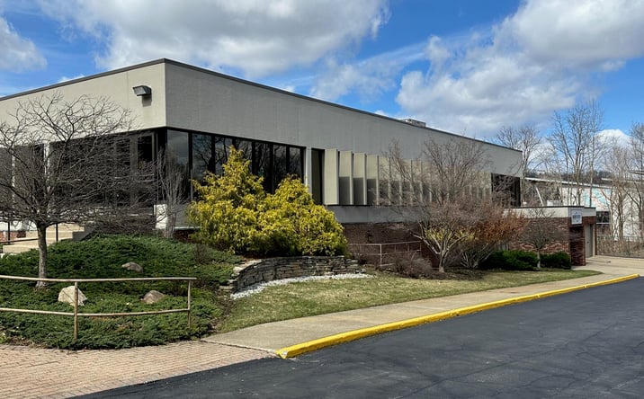 Pictures of Office property located at 2015 W Crosstown Parkway 200, Kalamazoo, MI 49008 for lease - image #1