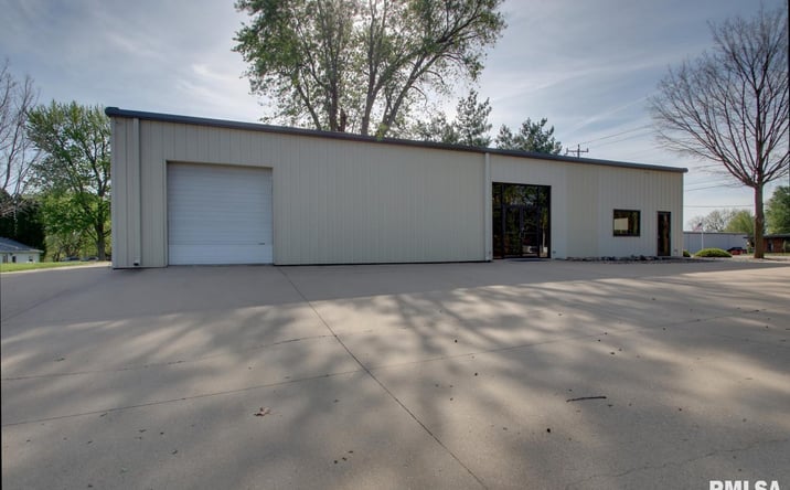 Pictures of Industrial, Retail, Office property located at 2503 LOCUST Street, Quincy, IL 62301 for lease - image #1
