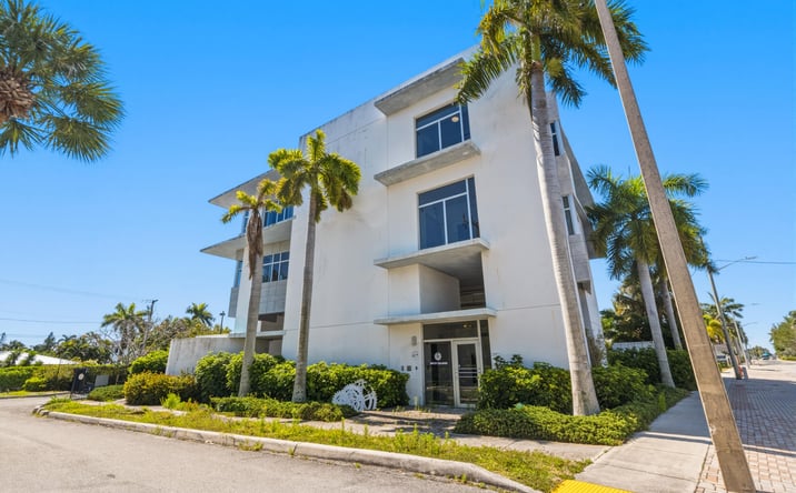 Pictures of Special Purpose property located at 3330 N Federal Highway, Boynton Beach, FL 33435 for lease - image #1