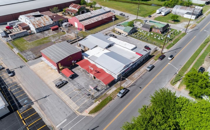 Pictures of Retail, Industrial, Special Purpose property located at 101 MOULTON ST W, DECATUR, AL 35601-2227 for lease - image #1