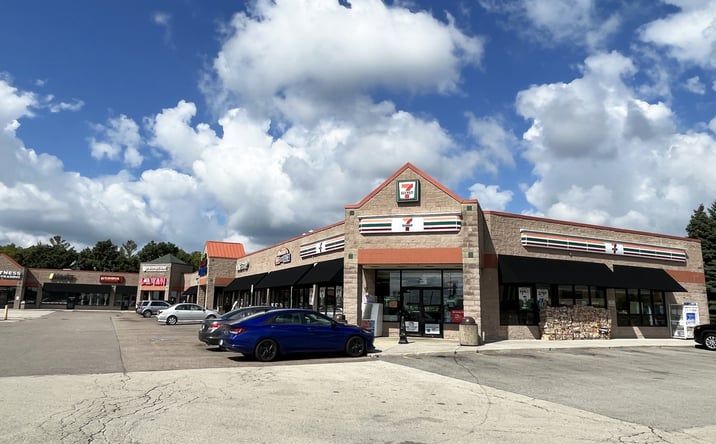 Pictures of Retail property located at 2400 East Main Street, St. Charles, IL 60174 for lease - image #1