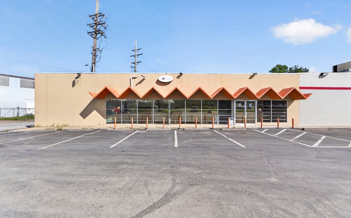 Pictures of Office, Industrial, Retail property located at 7800 WINNER RD, KANSAS CITY, MO 64125 for lease - image #1