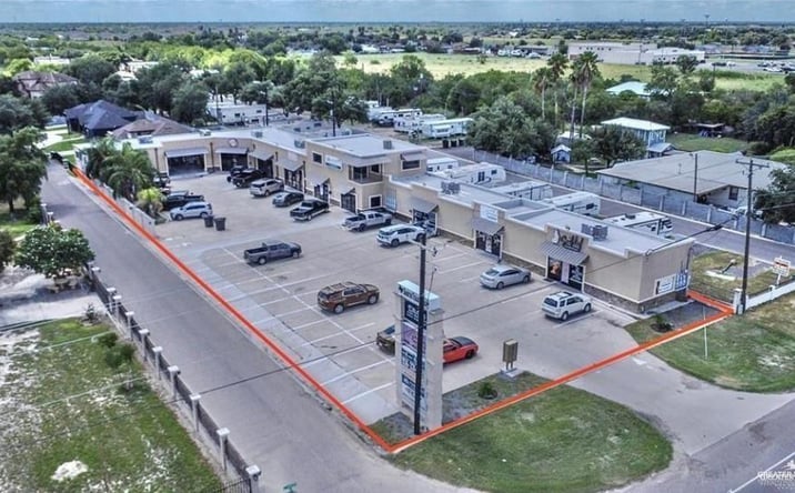 Pictures of Office, Retail property located at 825 S Alton Boulevard # D, Alton, TX 78573 for lease - image #1