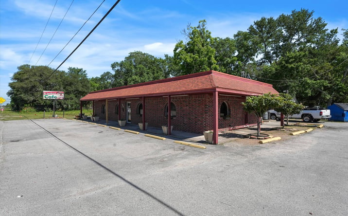Pictures of Retail, Restaurant property located at 9302 HWY 6, HITCHCOCK, TX 77563-4555 for lease - image #1