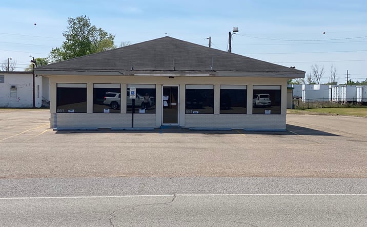 Pictures of Retail property located at 551 Daybrite Drive, Tupelo, MS 38801 for lease - image #1