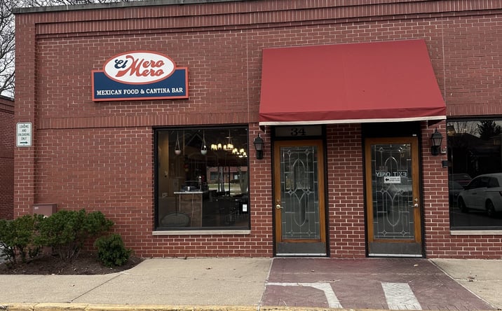 Pictures of Restaurant property located at 34 West Schaumburg Road, Schaumburg, IL 60194 for lease - image #1