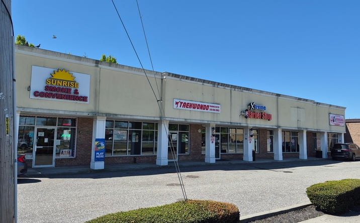 Pictures of Retail property located at 411 40th Street, Lindenhurst, NY 11757 for lease - image #1