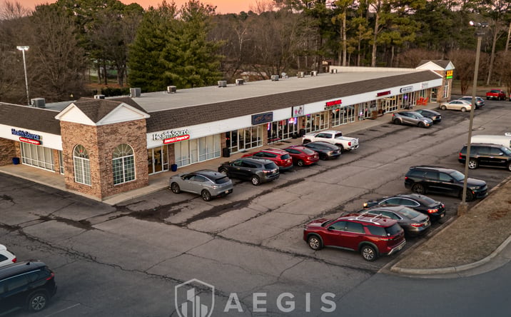 Pictures of Retail, Office, Restaurant property located at 1207 E FORREST ST, ATHENS, AL 35613-2057 for lease - image #1