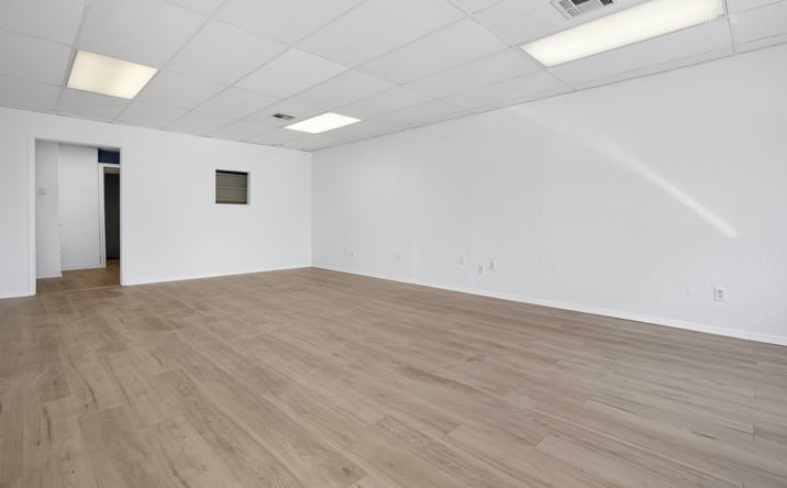 Pictures of Retail property located at 313 E AYERS ST, EDMOND, OK 73034-4541 for lease - image #1
