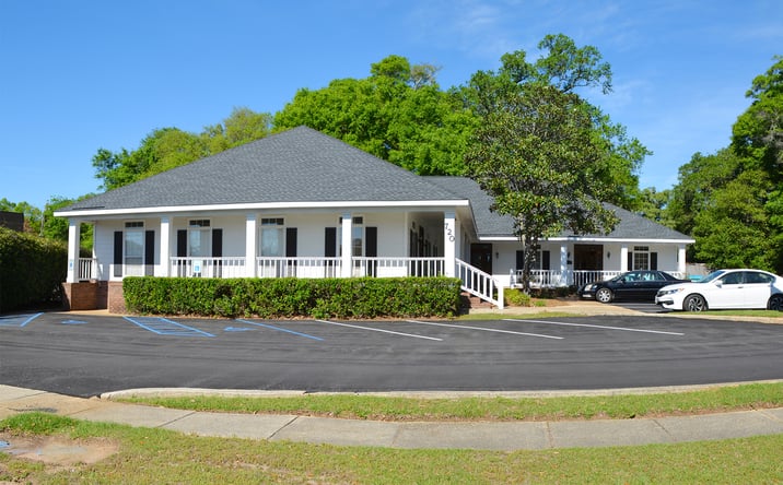 Pictures of Office, Special Purpose property located at 720 Oak Circle Drive West, Mobile, AL 36609 for lease - image #1