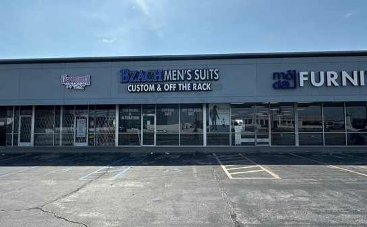 Pictures of Retail property located at 6811 Southwest Freeway, Houston, TX 77074 for lease - image #1