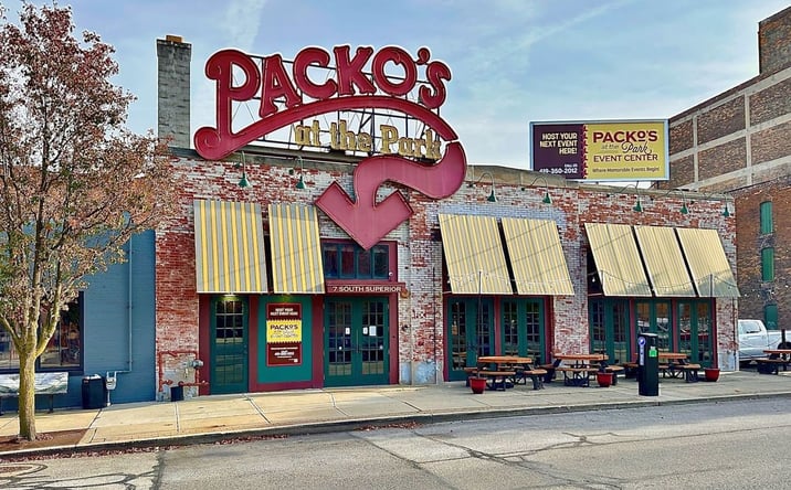 Pictures of Restaurant property located at 7 S Superior Street, Toledo, OH 43604 for lease - image #1