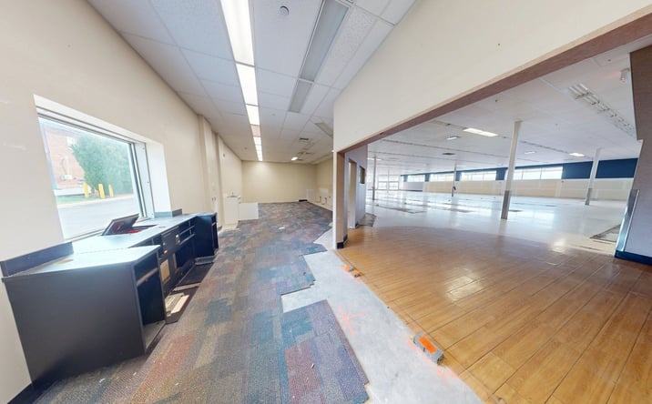 Pictures of Retail property located at 40 N Meridian Rd, Austintown, OH 44515 for lease - image #1