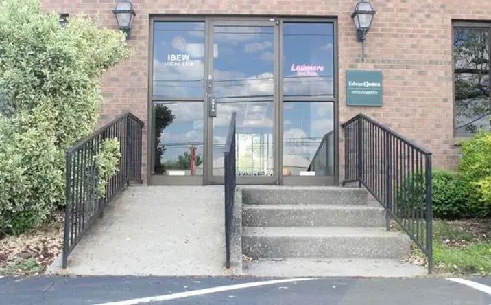 Pictures of Office, Special Purpose property located at 10400 Dixie Hwy, Louisville, KY 40272 for lease - image #1