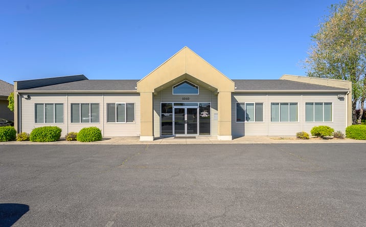 Pictures of Retail, Office, Special Purpose property located at 1010 S PIONEER WAY, MOSES LAKE, WA 98837-4411 for lease - image #1