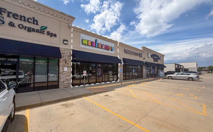 Pictures of Retail property located at 375 South Maize Road, Wichita, KS 67209 for lease - image #1