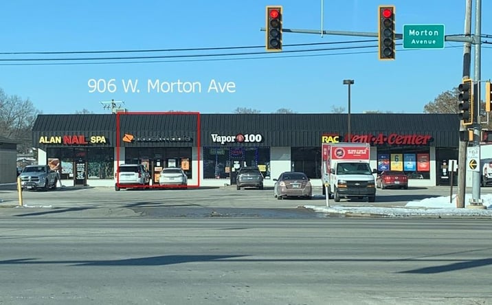 Pictures of Office, Retail property located at 906 W MORTON Avenue, Jacksonville, IL 62650 for lease - image #1