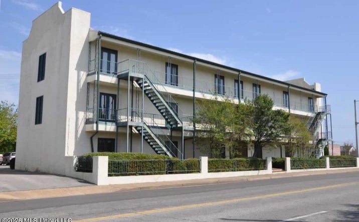 Pictures of Office property located at 178 Main Street, Biloxi, MS 39530 for lease - image #1