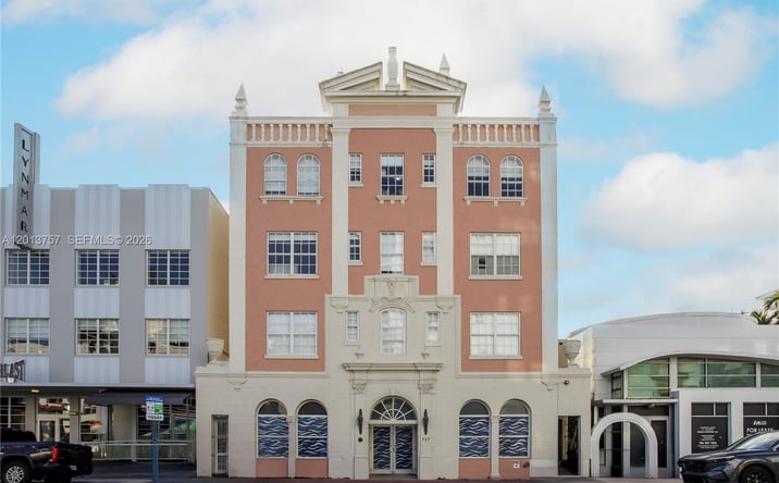 Pictures of Retail, Restaurant property located at 727 Collins Ave, Miami Beach, FL 33139 for lease - image #1