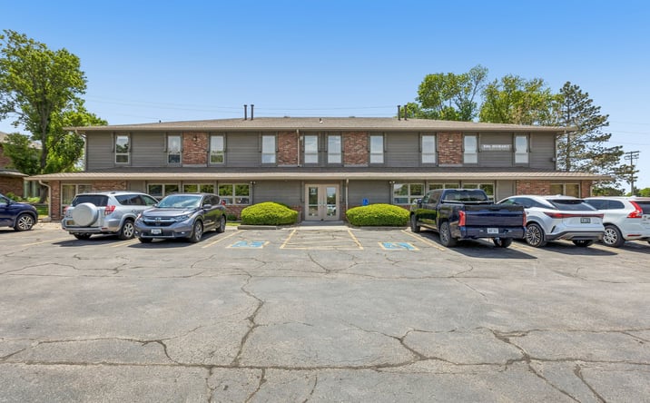 Pictures of Office property located at 11319 P ST, OMAHA, NE 68137-6302 for lease - image #1