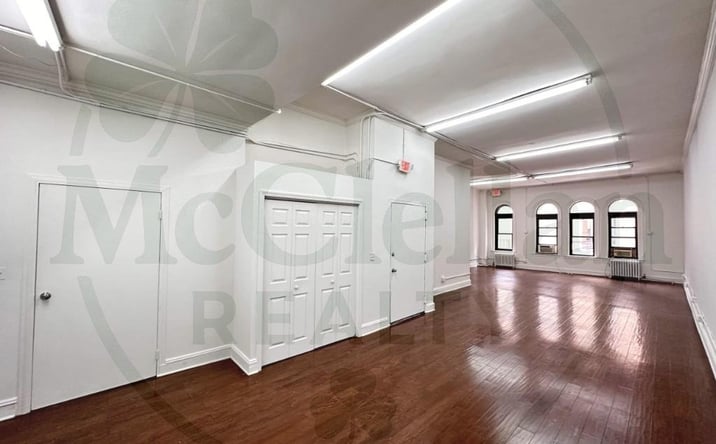Pictures of Office property located at 6th Ave, New York, NY 10018 for lease - image #1