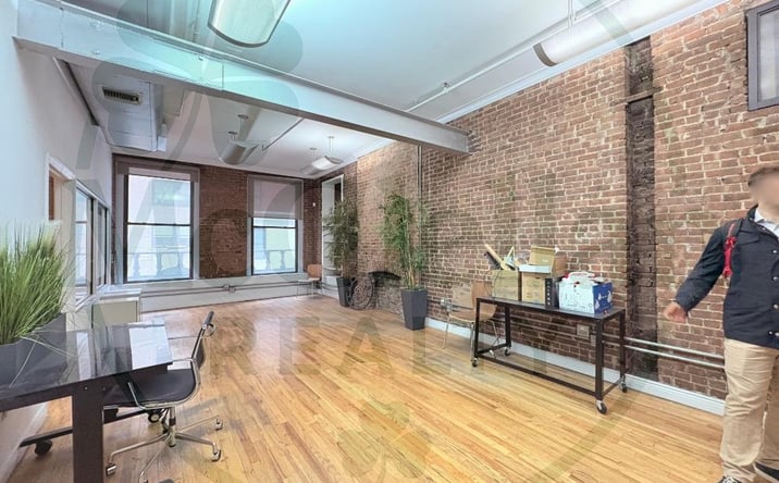 Pictures of Retail, Office property located at 14 East 44th Street #4, New York City, NY 10017-3632 for lease - image #1