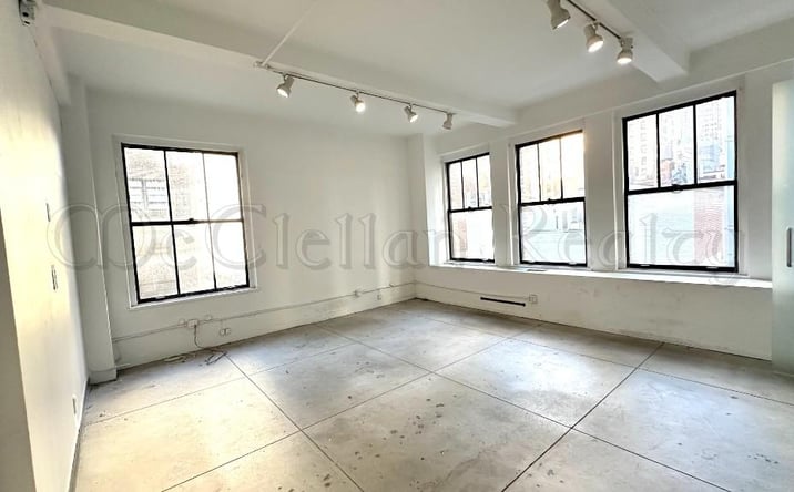 Pictures of Retail, Office property located at West 40th Street, New York City, NY 10036 for lease - image #1