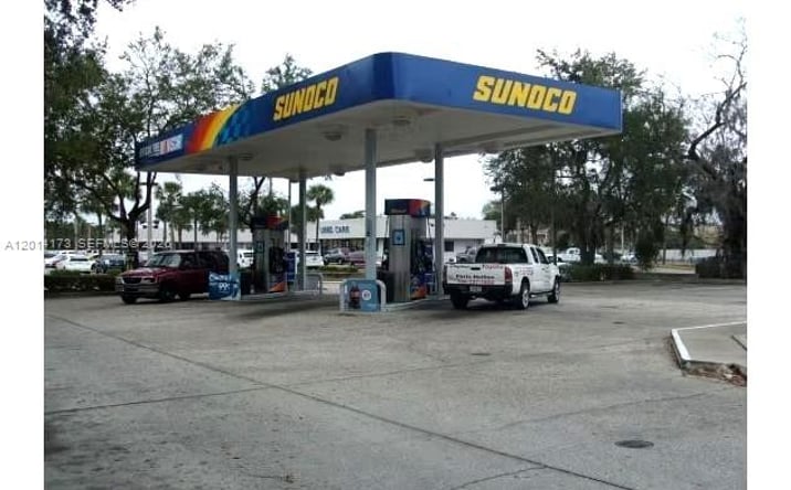 Pictures of Special Purpose, Retail property located at 895 N Nova, Daytona, FL 32117 for lease - image #1