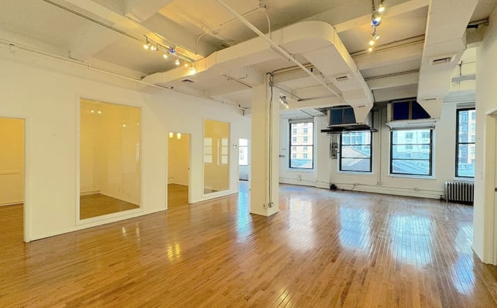 Pictures of Office property located at West 27th Street, New York, NY 10011 for lease - image #1