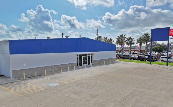 Pictures of Retail property located at 6130 S PADRE ISLAND DR, CORPUS CHRISTI, TX 78412-4057 for lease - image #1