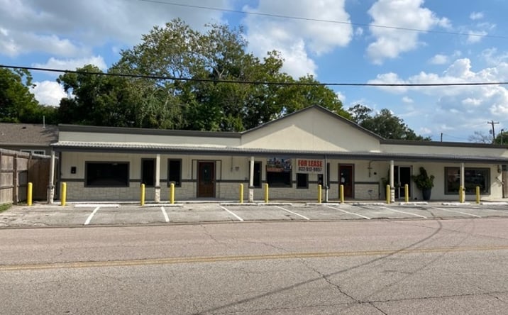 Pictures of Retail, Office property located at 206 West House Street, Alvin, TX 77511 for lease - image #1