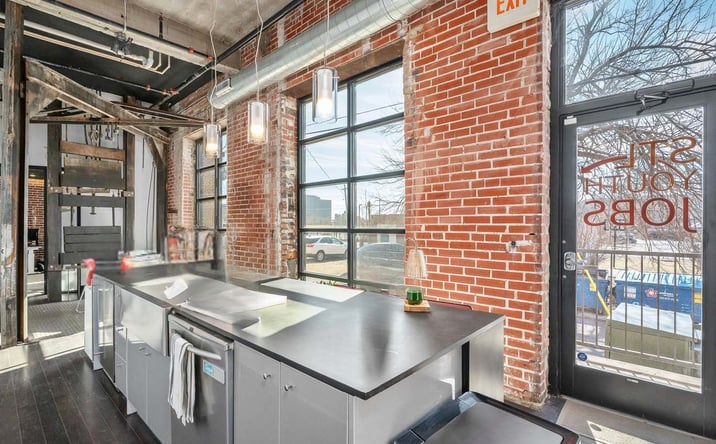 Pictures of Office property located at 3016 Locust St, St. Louis, MO 63103 for lease - image #1