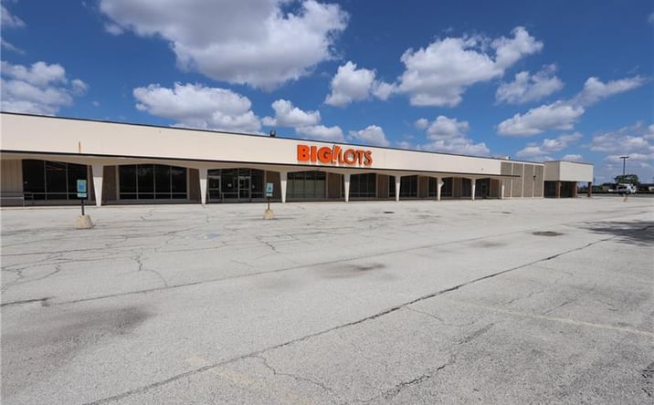 Pictures of Retail, Industrial, Office, Restaurant property located at 204 Charleston Avenue East, Mattoon, IL 61938 for lease - image #1