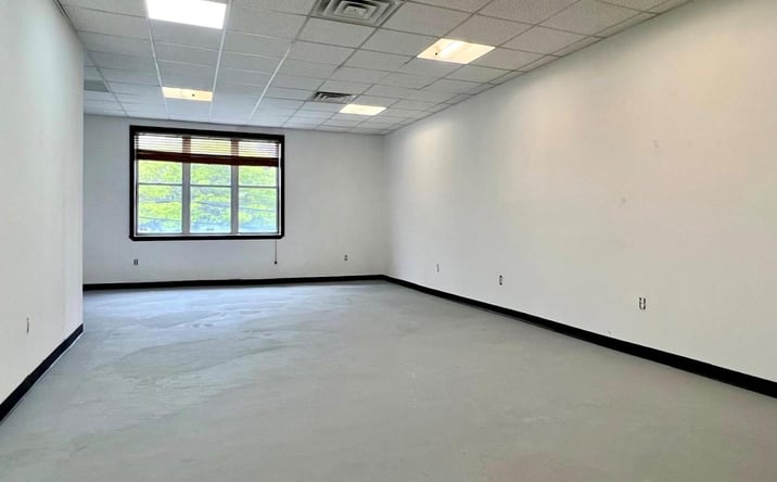 Pictures of Office property located at 18-17 42 Street 2, New York, NY 11105 for lease - image #1