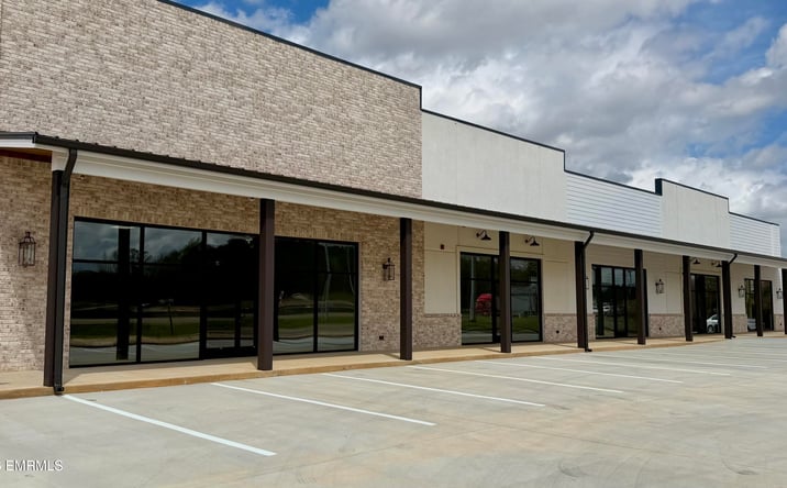 Pictures of Office, Retail property located at 900 N Frontage Road, Meridian, MS 39301 for lease - image #1