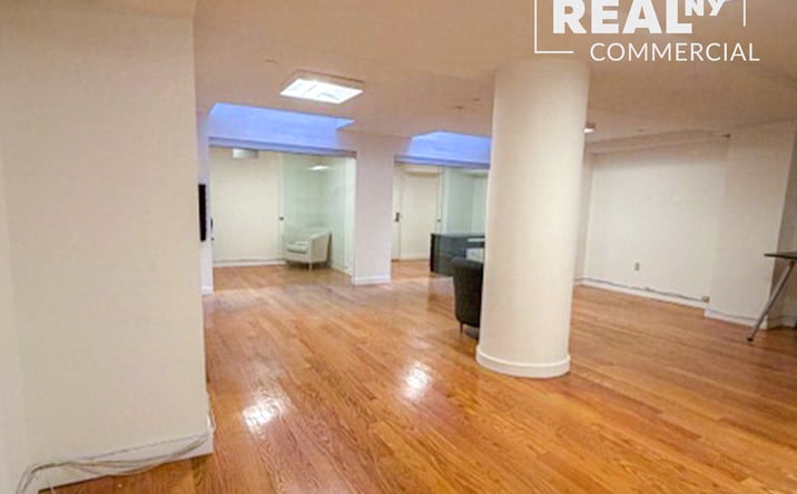 Pictures of Office property located at 30 West 18th Street, New York City, NY 10011 for lease - image #1