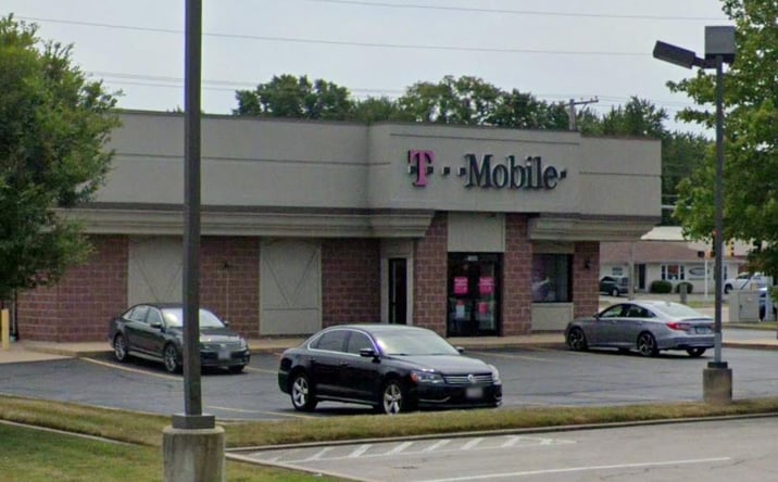 Pictures of Restaurant property located at 1600 West Highway 50, O'Fallon, IL 62269 for lease - image #1