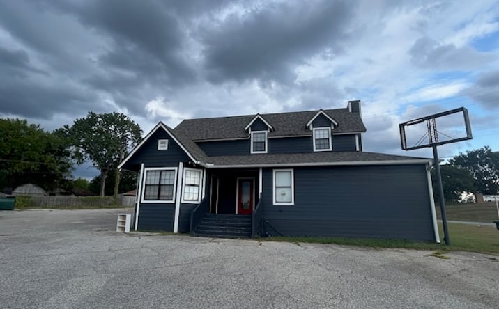 Pictures of Retail, Office property located at 101 U.S. 69, Denison, TX 75021 for lease - image #1